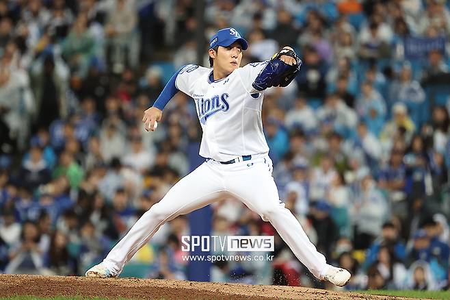 ▲ 원태인. 원태인은 올해 삼성 라이온즈의 스프링캠프 도중 오른쪽 팔꿈치에 통증을 느꼈다. 1차 괌 캠프에 이어 2차 일본 오키나와 캠프에서도 상태가 나아지지 않자 한국으로 돌아가 정밀 검진을 실시했다. 오른쪽 팔꿈치 굴곡근 손상 1단계 진단을 받았다. 지난 21일 일본 요코하마 이지마 치료원으로 향해 전문적인 집중 치료를 받았고 28일 대구로 이동했다. ​​​​​​경산에서 재활한다. ⓒ곽혜미 기자