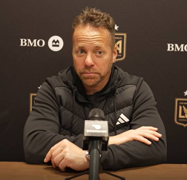 마크 도스 산토스 LAFC 감독이 1일(한국시간) 미국 텍사스주 휴스턴의 쉘 에너지 스타디움에서 열린 2026 미국 프로축구 메이저리그사커(MLS) 2라운드 경기 후 기자회견에서 발언하고 있다. /사진=로스앤젤레스FC 공식 영상 갈무리