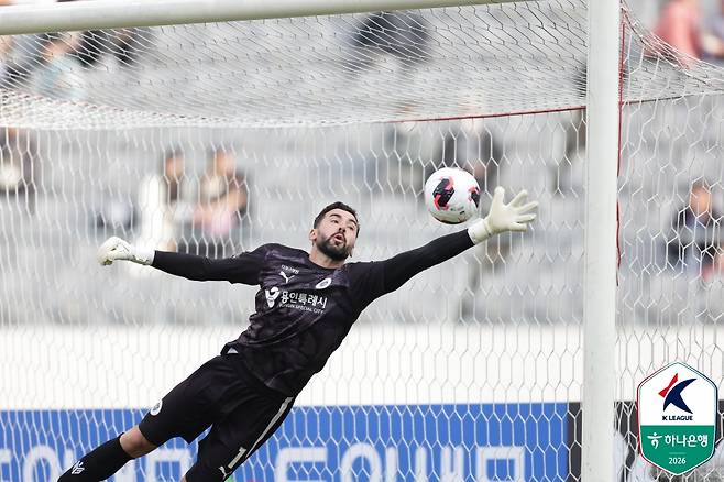 용인FC 외국인 골키퍼 노보. /사진=한국프로축구연맹 제공