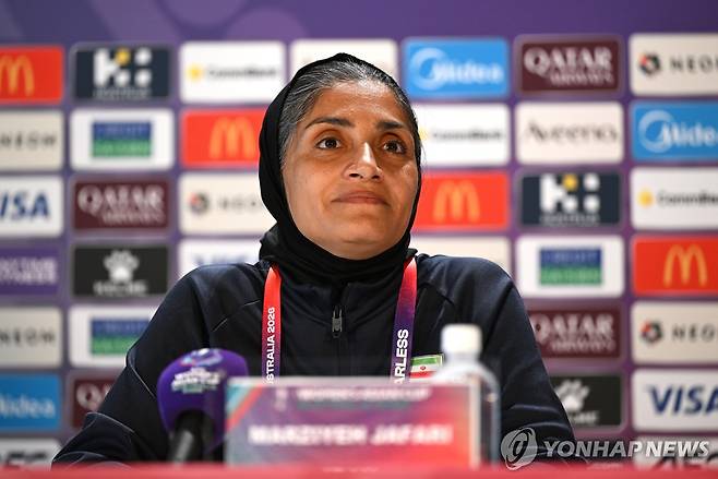 2026 AFC 여자 아시안컵 조별리그 A조 공식 기자회견에 나선 이란 여자 대표팀의 마르지예 자파리 감독 [EPA=연합뉴스]