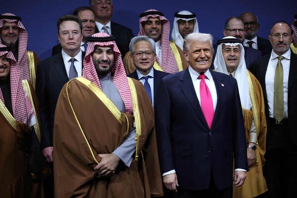 아랍권 지도자들과 트럼프. 연합뉴스