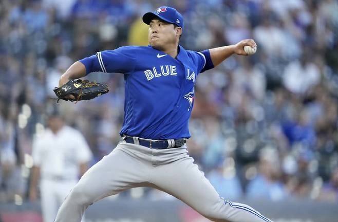 류현진은 2020년 4년 8000만달러에 FA 계약을 맺고 토론토 유니폼을 입었다. AP연합뉴스