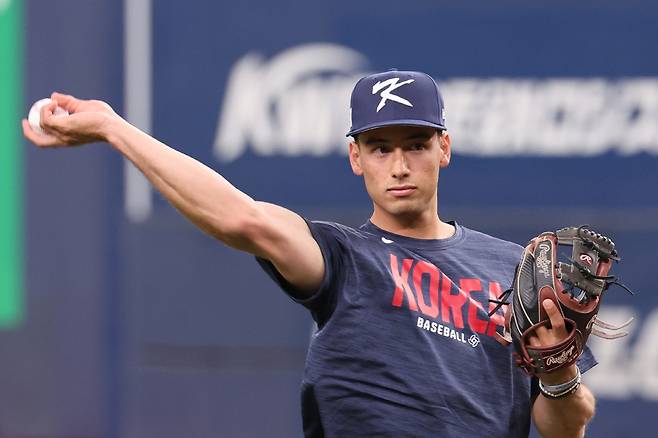 WBC 훈련 합류한 셰이 위트컴

    (오사카=연합뉴스) 임화영 기자 = 월드베이스볼클래식(WBC) 출전을 앞둔 한국 야구 대표팀 셰이 위트컴이 1일 일본 오사카 교세라돔에서 훈련을 하고 있다. 2026.3.1

    hwayoung7@yna.co.kr

(끝)





<저작권자(c) 연합뉴스, 무단 전재-재배포, AI 학습 및 활용 금지>