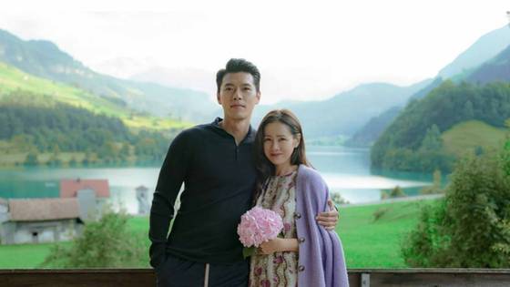 2022년 드라마 '사랑의 불시착'에 함께 출연한 현빈과 손예진. 사진 tvN