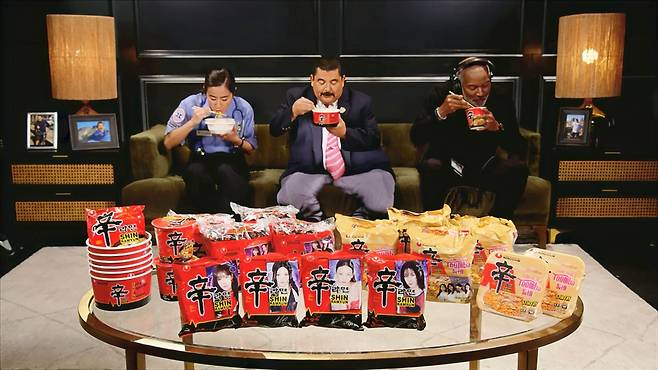 미국 토크쇼 ‘지미 키멀 라이브’에 등장한 신라면 [농심 제공]