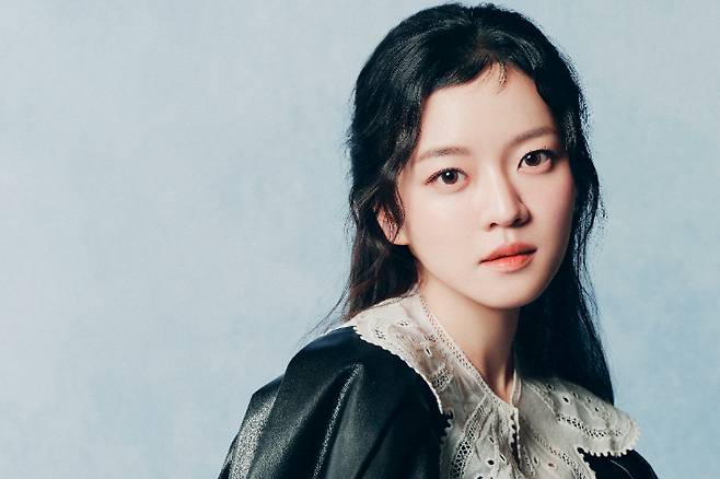 고아성은 가장 애정가는 장면으로 엔딩 신을 꼽았다. 그는 "저도 먼저 보낸 영혼들이 있는데 그런 그들을 다시 만날 때 어떤 얼굴을 하고 있을지 상상하며 만든 장면이라 뜻깊었다"며 "경기도 남양주에서 촬영했다"고 밝혔다. 넷플릭스 제공