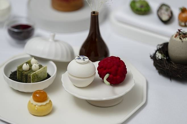 설화수 X 포시즌스 호텔 서울 애프터눈 티 세트. /사진: LG생활건강 제공