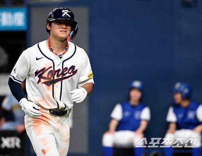 2일 일본 오사카 교세라돔에서 열린 WBC(월드베이스볼클래식) 한국 대표팀과 한신 타이거즈의 경기, 5회초 1사 한국 김도영이 동점 솔로홈런을 치고 홈인하고 있다. 오사카(일본)=허상욱 기자wook@sportschosun.com/2026.03.02/