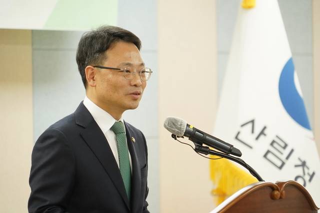 박은식 산림청장이 3일 정부대전청사에서 열린 취임식에서 취임사를 하고 있다. 산림청 제공.