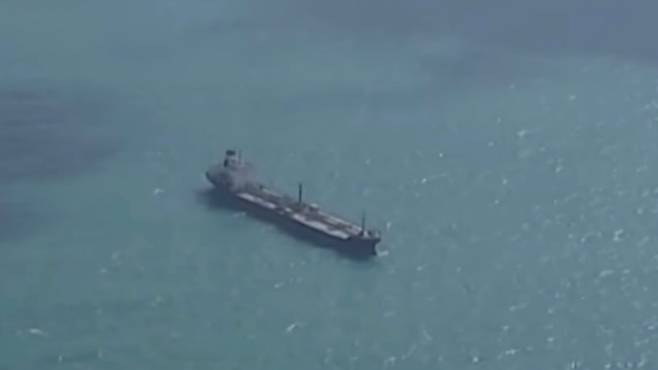 호르무즈 해협 인근을 항해 중인 유조선. (SBS 캡처)