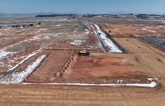 지난달 23일 해남 구성리에 위치한 RE100 전용 산업단지에서 기초공사가 진행되고 있다.