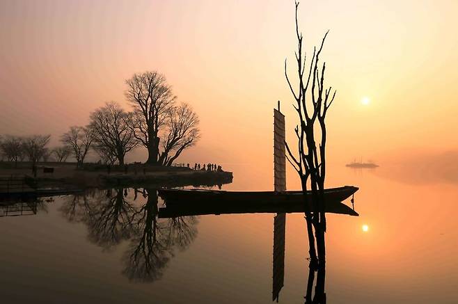 경기 양평군 ‘두물머리’의 일출. (사진=한국관광공사) *재판매 및 DB 금지