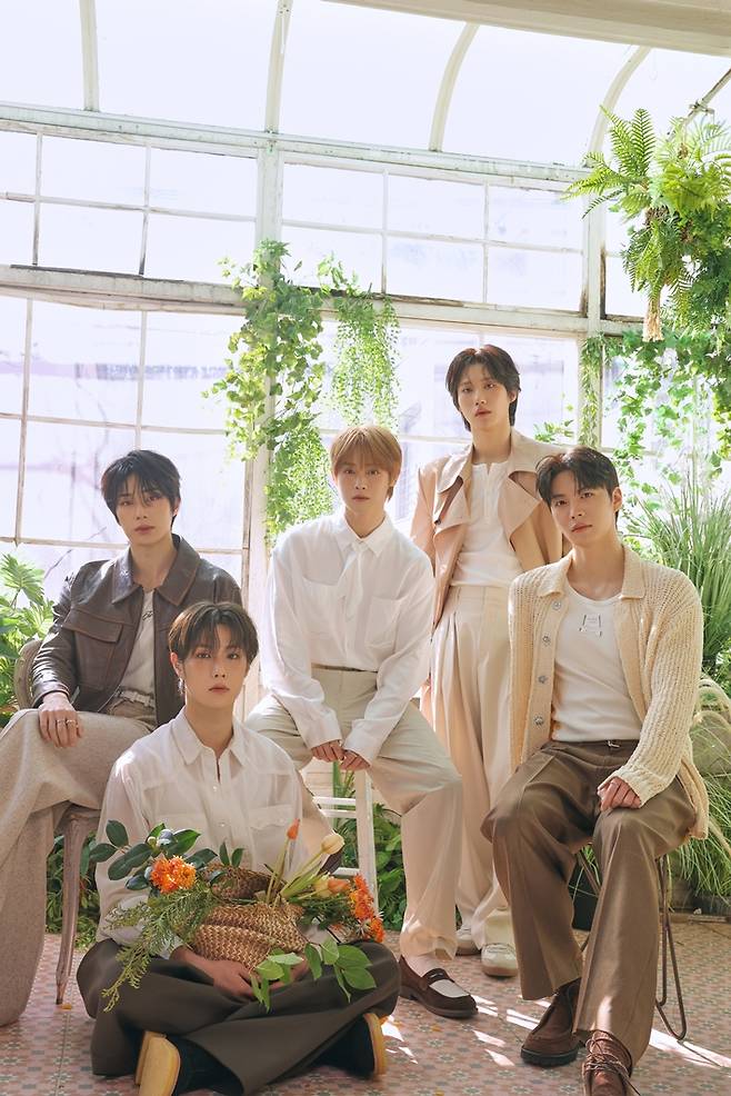 어센트는 전작 '리플레이' 발매 후 2개월 만에 첫 미니앨범으로 돌아왔다. 뉴웨이즈컴퍼니 제공