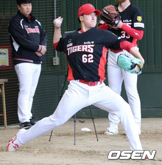 KIA 정해영이 불펜피칭을 하고 있다./KIA 타이거즈 제공