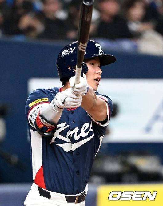 [OSEN=오사카(일본), 손용호 기자] 3일 일본 오사카 교세라돔에서 월드베이스볼클래식(WBC) 공식 연습 경기 한국 야구 대표팀과 오릭스 버팔로스의 경기가 열렸다.우리 대표팀은 연습 경기 2차전을 치른 뒤 5일 일본 도쿄돔에서 체코와 WBC 조별리그 1차전에서 격돌한다.5회초 한국 김혜성이 안타를 치고 있다. 2026.03.03 /spjj@osen.co.kr