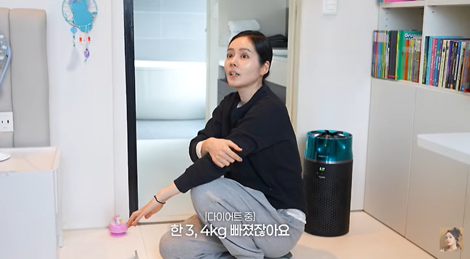 ‘여배우 집이라곤 믿을 수 없는 한가인 집 대청소하러 온 청소광 브라이언 (연정훈 방 최초공개)’라는 제목의 영상 속 집 청소에 나선 한가인이 자신의 딸 연제이가 러닝으로 다이어트에 성공한 일화를 공개했다. ‘자유부인 한가인’