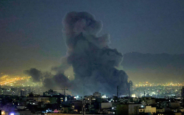 연기 피어오르는 이란 테헤란, 연합뉴스