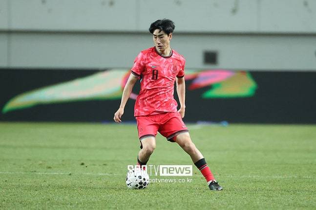 ▲ 지난 7월 동아시안컵에서 A매치 데뷔전을 치른 서민우는 11월 가나전에서도 후반에 투입되면서 홍명보호 입지를 넓혀나가고 있다. ⓒ곽혜미 기자