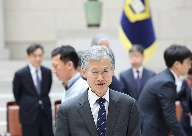 3일 서초동 대법원에서 열린 노태악 대법관 퇴임식에서 조희대 대법원장이 걸어가고 있다. 연합뉴스