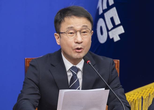 한병도 더불어민주당 원내대표가 4일 국회에서 열린 최고위원회의에서 발언하고 있다. 연합뉴스