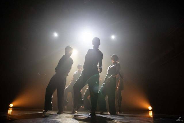 ‘이태상 프로젝트’가 오는 7일 금정문화회관 금빛누리홀에서 ‘소크라테스의 변명’을 공연한다. 사진은 지난해 12월 서울 M극장에서 이태상 프로젝트가 선보인 '몽키숄더' 공연 모습. 이태상 프로젝트 제공