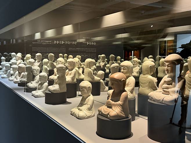 삼천불전 도자상