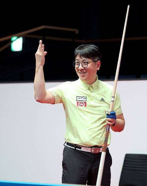 PBA 드림투어에서 3연속 우승을 차지한 뒤 기뻐하는 오성욱. 사진=PBA