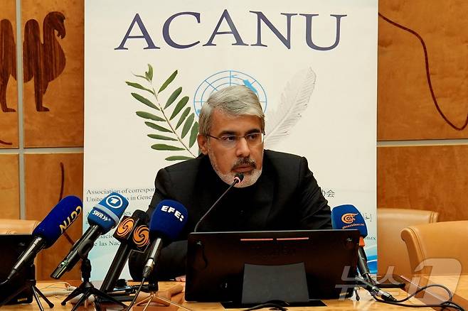 알리 바흐레이니 유엔 주재 이란 대사가 3일(현지시간) 스위스 제네바에서 기자회견을 하고 있다. ⓒ 로이터=뉴스1