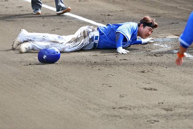 2일 KIA전 부상을 한 장승현.