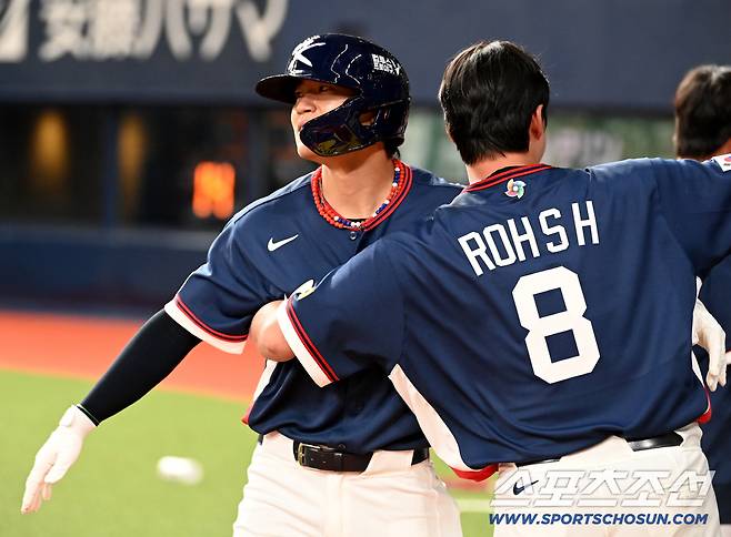 3일 일본 오사카 교세라돔에서 열린 WBC(월드베이스볼클래식) 한국과 오릭스 버팔로스의 경기. 2회초 2사 1,3루 김도영이 3점홈런을 치고 노시환과 기뻐하고 있다. 오사카(일본)=허상욱 기자wook@sportschosun.com/2026.03.03/