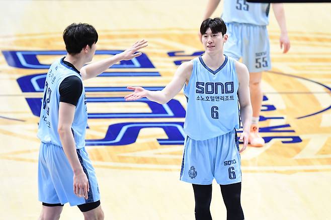 소노 이정현(오른쪽). 사진제공=KBL
