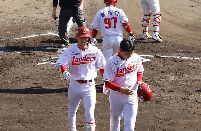 연습 경기에서 홈런을 친 안상현. 사진=SSG 랜더스