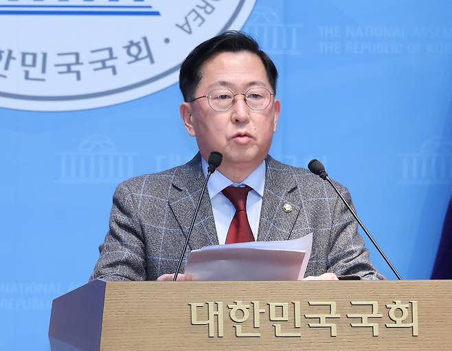 유용원 국민의힘 의원이 3일 오전 서울 여의도 국회 소통관에서 우크라이나 전쟁 북한군 포로 한국 송환 관련 기자회견을 하고 있다. /뉴시스