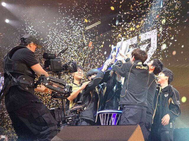 우승 세레머니 모습.