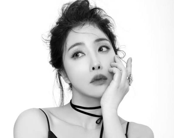 유부남과 불륜 논란으로 활동을 중단한 트로트 가수 숙행의 상간 관련 소송이 오는 4월 시작된다. /사진=숙행 인스타그램