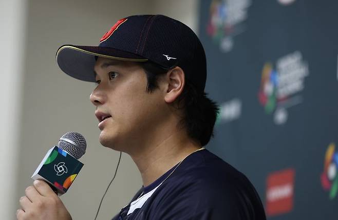 [도쿄=뉴시스] 일본 야구 대표팀의 오타니 쇼헤이가 4일 일본 도쿄돔에서 열린 2026 월드베이스볼클래식(WBC) 조별리그 C조 공식훈련에 앞서 진행된 기자회견에 참석해 취재진의 질문에 답하고 있다. (사진=요미우리 신문사 제공) 2026.03.04. *재판매 및 DB 금지
