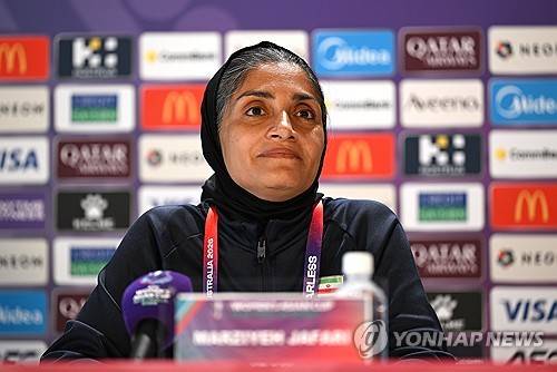 2026 AFC 여자 아시안컵 조별리그 A조 공식 기자회견에 나선 이란 여자 대표팀의 마르지예 자파리 감독 [EPA=연합뉴스]