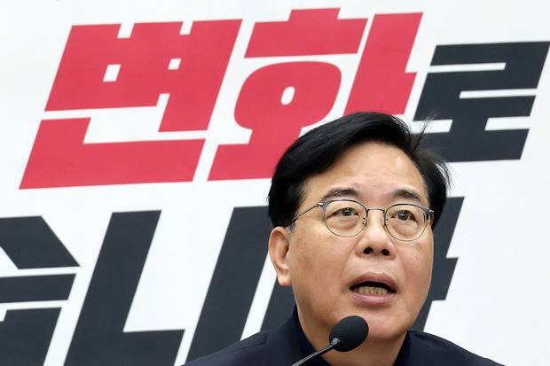 국민의힘 송언석 원내대표가 3일 국회에서 열린 원내대책회의에서 발언하고 있다. 2026.3.3 연합뉴스