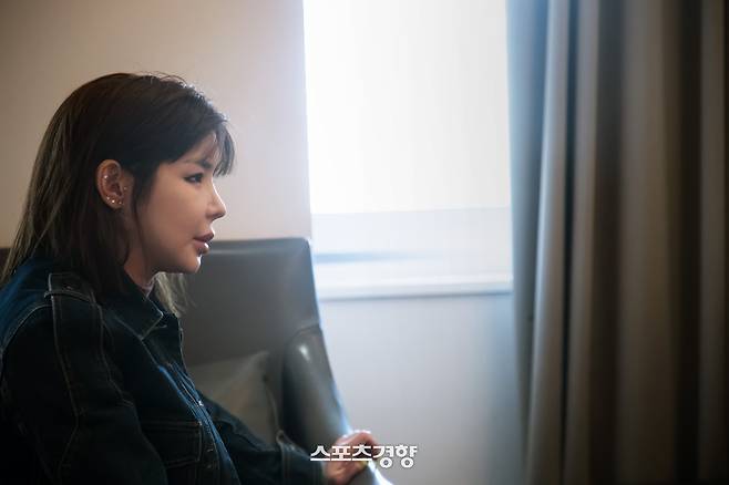 본지와 인터뷰 하고 있는 가수 박봄. 사진 이선명 기자 57km@kyunghyang.com