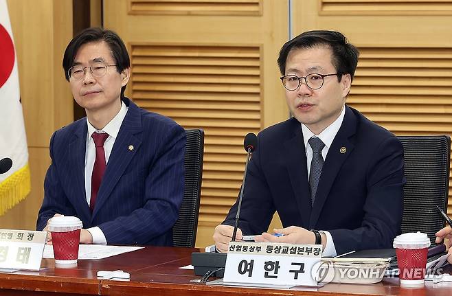 한미의원연맹 초청 간담회 발언하는 여한구 통상교섭본부장 (서울=연합뉴스) 배재만 기자 = 여한구 통상교섭본부장이 4일 국회 의원회관에서 열린 한미의원연맹 초청 간담회에서 발언하고 있다. 왼쪽은 조경태 한미의원연맹 회장. 2026.3.4 scoop@yna.co.kr