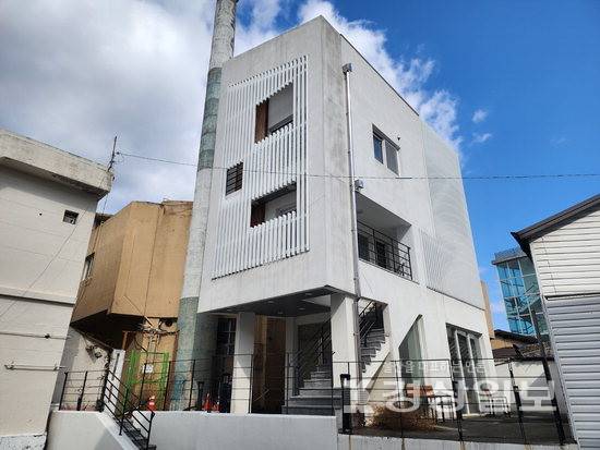 ▲ 울산 중구 성남동 71-26 일원 '골목다방'. 중구는 활용도가 떨어졌던 이곳을 지역 커피 문화 거점이자 주민 공동체 플랫폼으로 재편할 계획이다.