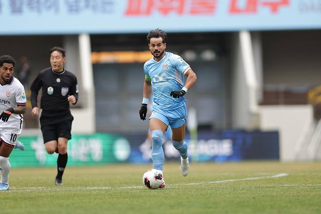 지난 1일 K리그2 1라운드 화성FC전에서 세징야가 뛰고 있다.<한국프로축구연맹 제공>