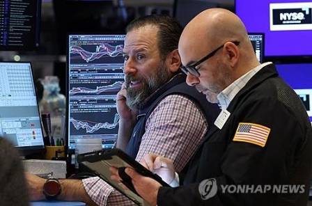 뉴욕증권거래소의 트레이더. 사진=로이터 연합뉴스