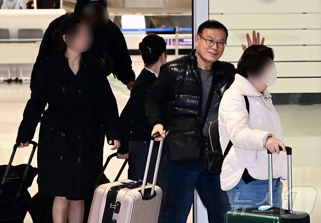 중동 사태 여파로 두바이 공항 운항 차질이 이어지면서 현지에 체류하던 한국인 체류객들이 5일 인천국제공항으로 귀국하고 있다. (공동취재) 2026.3.5 ⓒ 뉴스1 오대일 기자