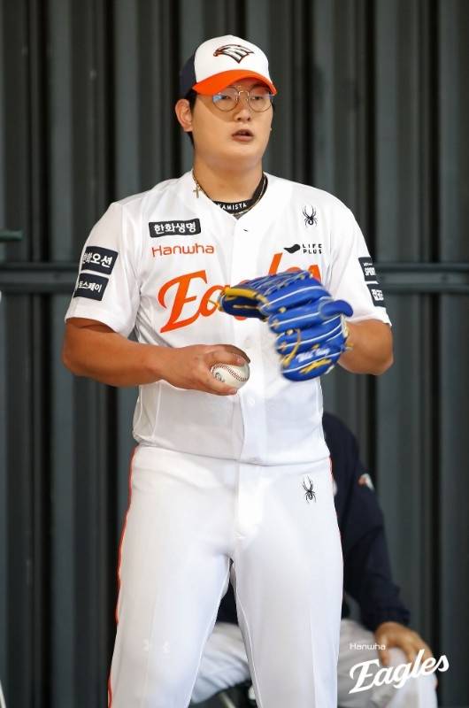 한화 김서현이 호주 멜버른에서 진행한 스프링캠프서 불펜피칭을 하고 있다. 사진 | 한화 이글스