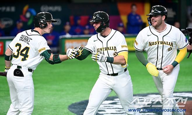 5일 일본 도쿄돔에서 열린 WBC(월드베이스볼클래식) 호주와 대만의 경기. 5회말 호주 로비 퍼킨스가 선제 2점홈런을 치고 환호하고 있다. 도쿄(일본)=허상욱 기자wook@sportschosun.com/2026.03.05/