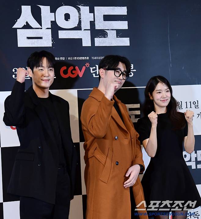 5일 용산CGV에서 영화 '삼악도' 언론시사회가 열렸다. 포토타임 포즈를 취하고 있는 곽시양, 채기준 감독, 조윤서. 용산=송정헌 기자songs@sportschosun.com/2026.03.05/