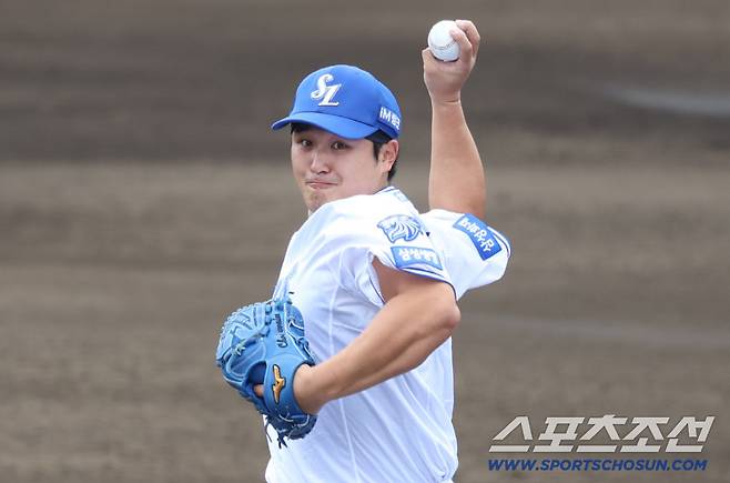 삼성 라이온즈 최원태가 5일 LG 트윈스와의 연습경기서 역투하고 있다. 사진제공=삼성 라이온즈