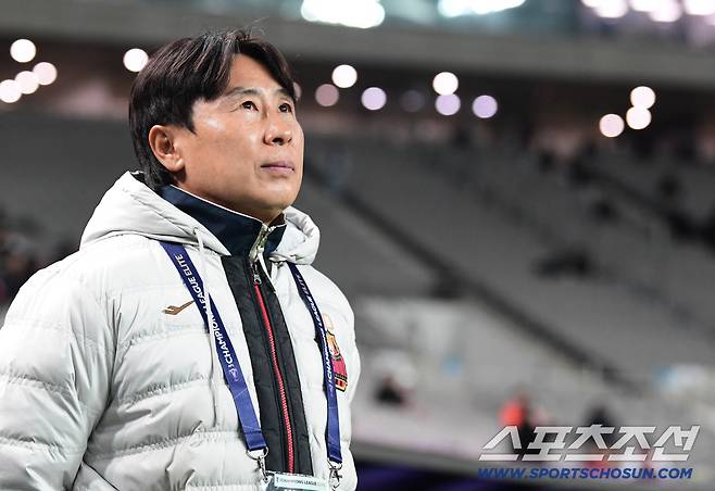4일 오후 서울월드컵경기장에서 열린 FC서울과 비셀 고베의 아시아챔피언스리그 엘리트(ACLE) 16강 1차전 경기. 경기 준비하는 FC서울 김기동 감독. 상암=송정헌 기자songs@sportschosun.com/2026.03.04/