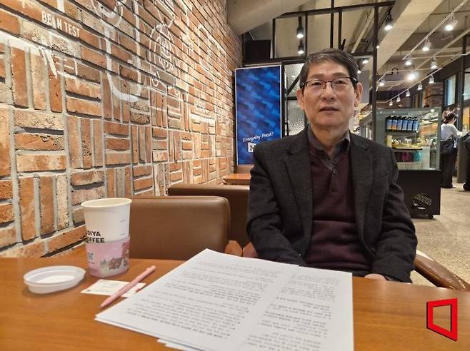 노경수 광주대 부동산학과 교수가 4일 오후 광주대학교 호심관 1층에서 인터뷰를 진행하고 있다. 민현기 기자